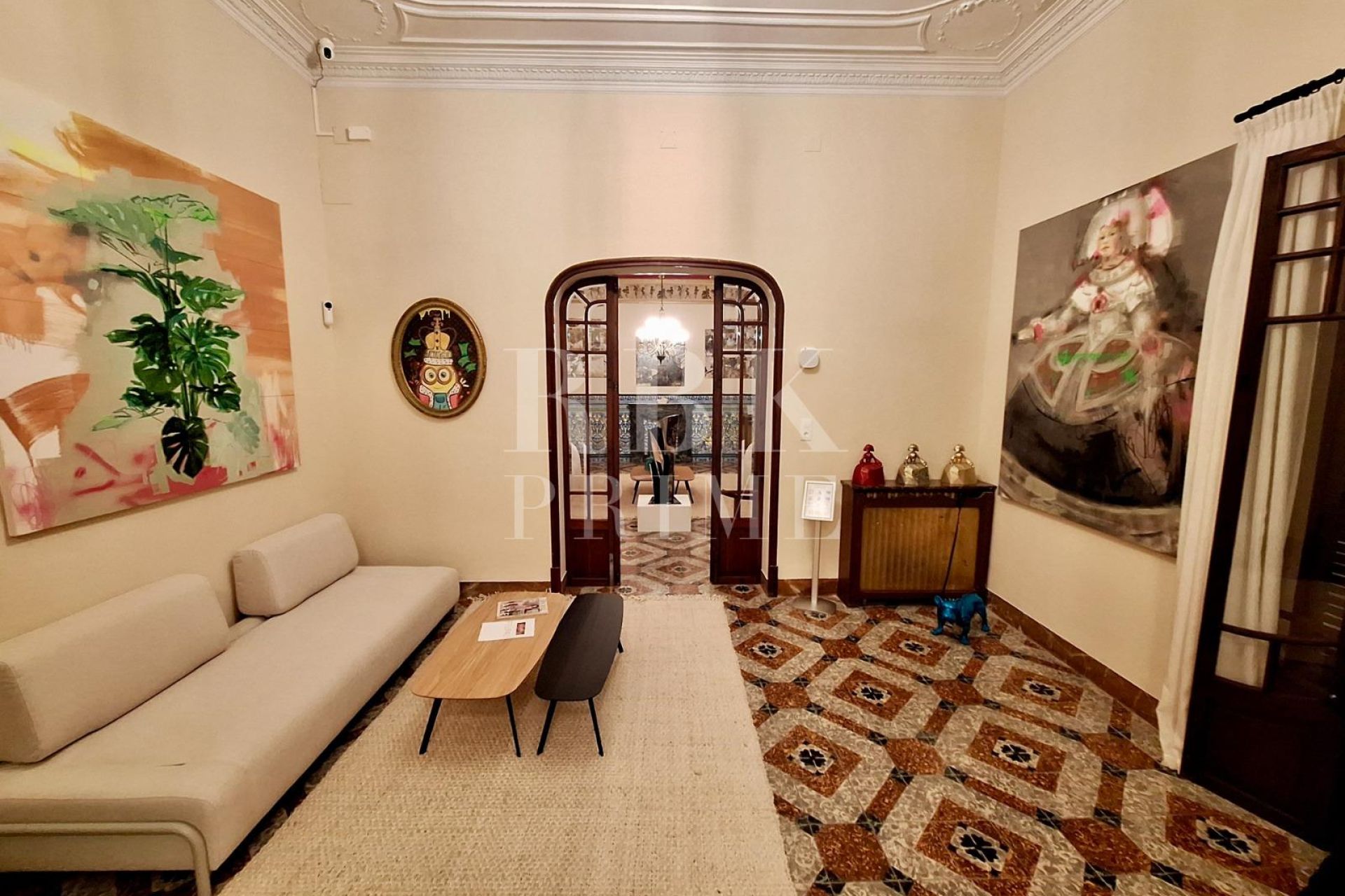Available - Palace - Palma