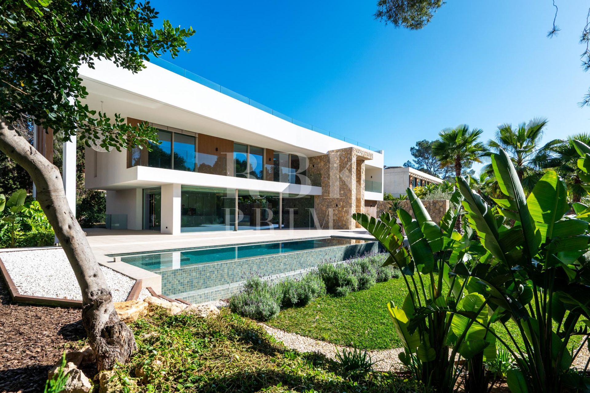 Available - Villa - Calvià
