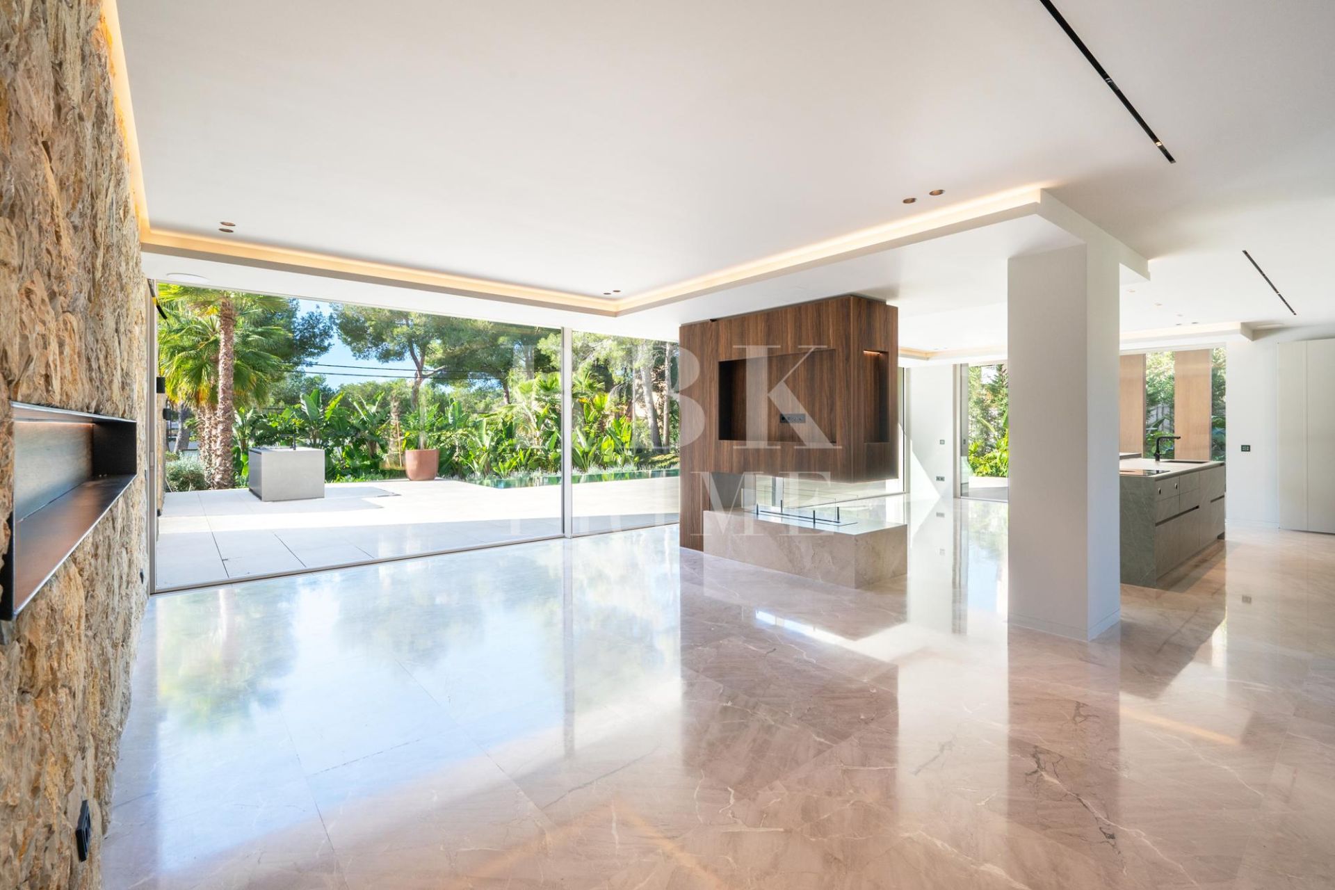 Available - Villa - Calvià