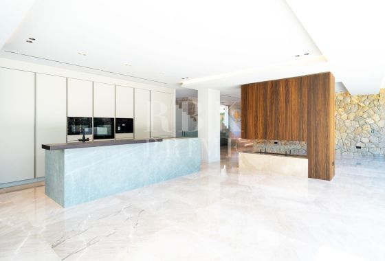 Villa · Available - Calvià