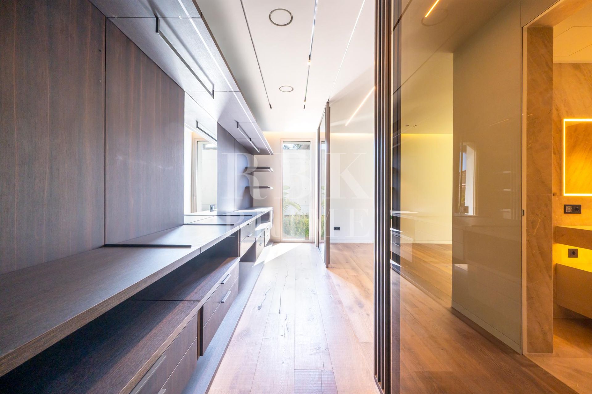 Available - Villa - Calvià