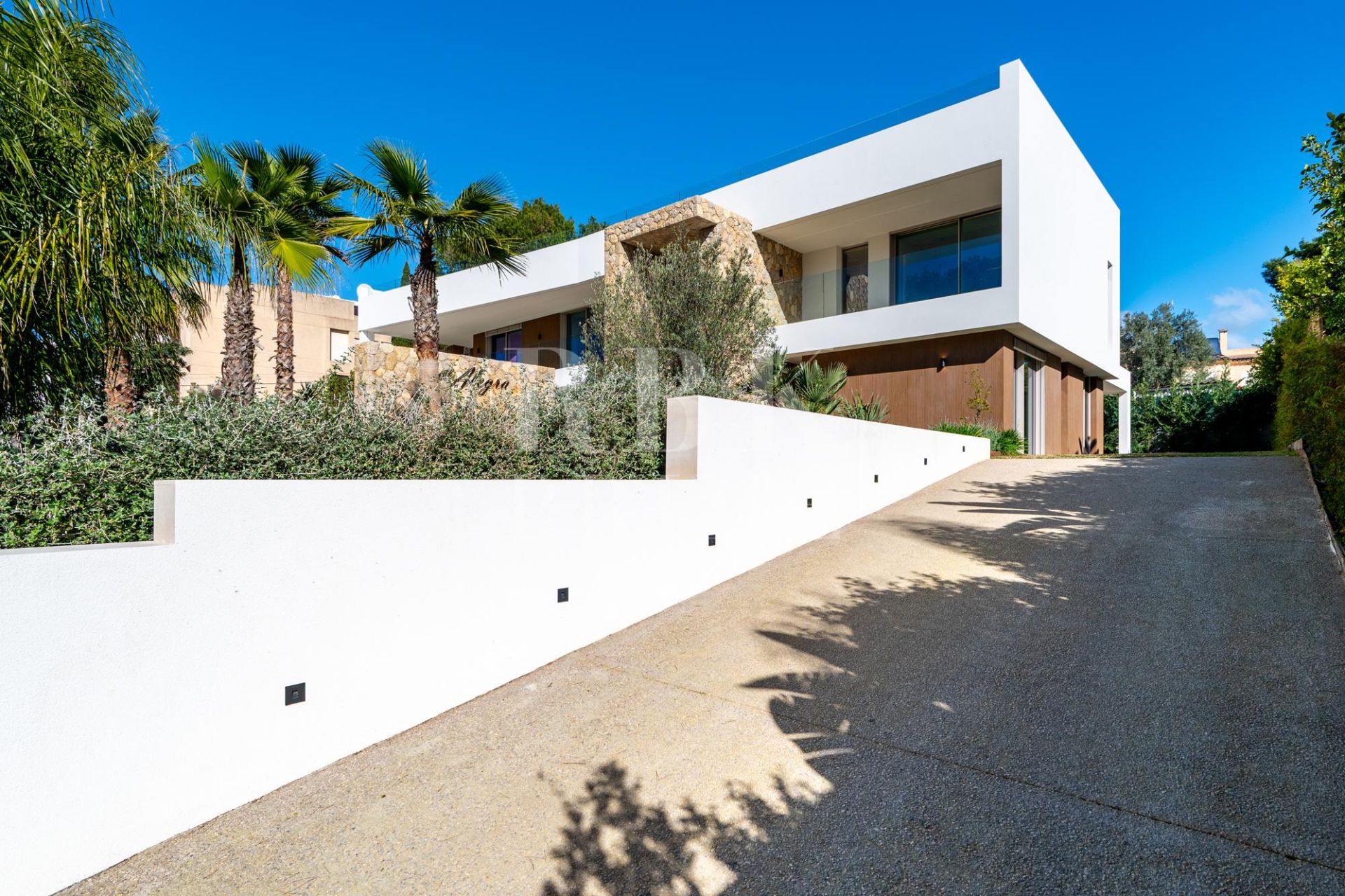 Available - Villa - Calvià