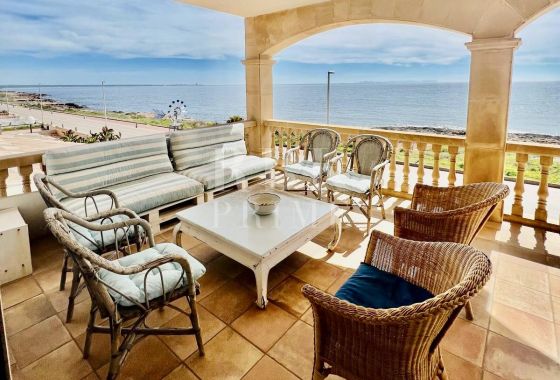 Available - Penthouse - Campos
