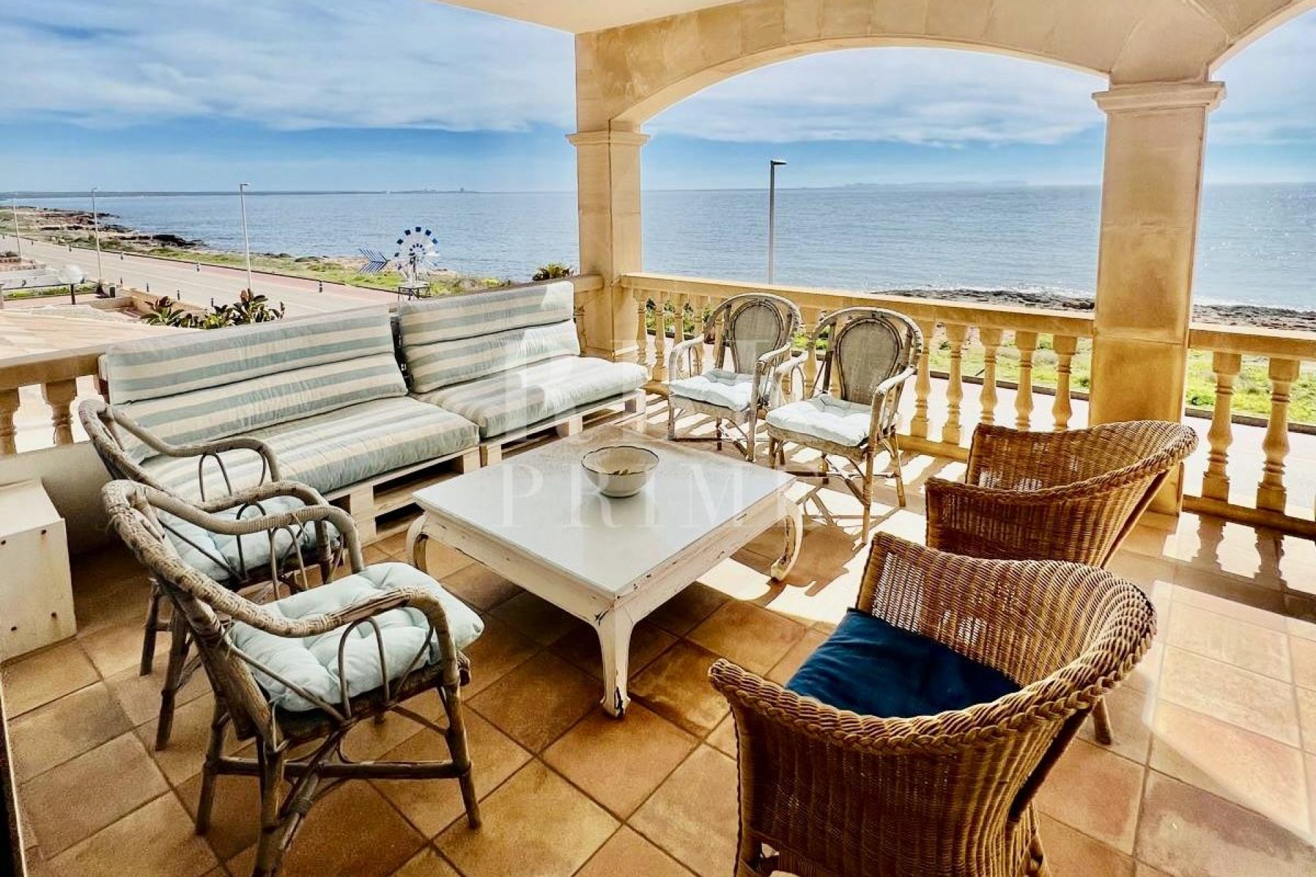Available - Penthouse - Campos