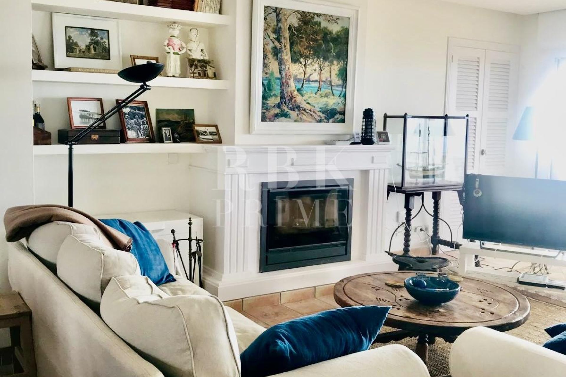 Available - Penthouse - Campos