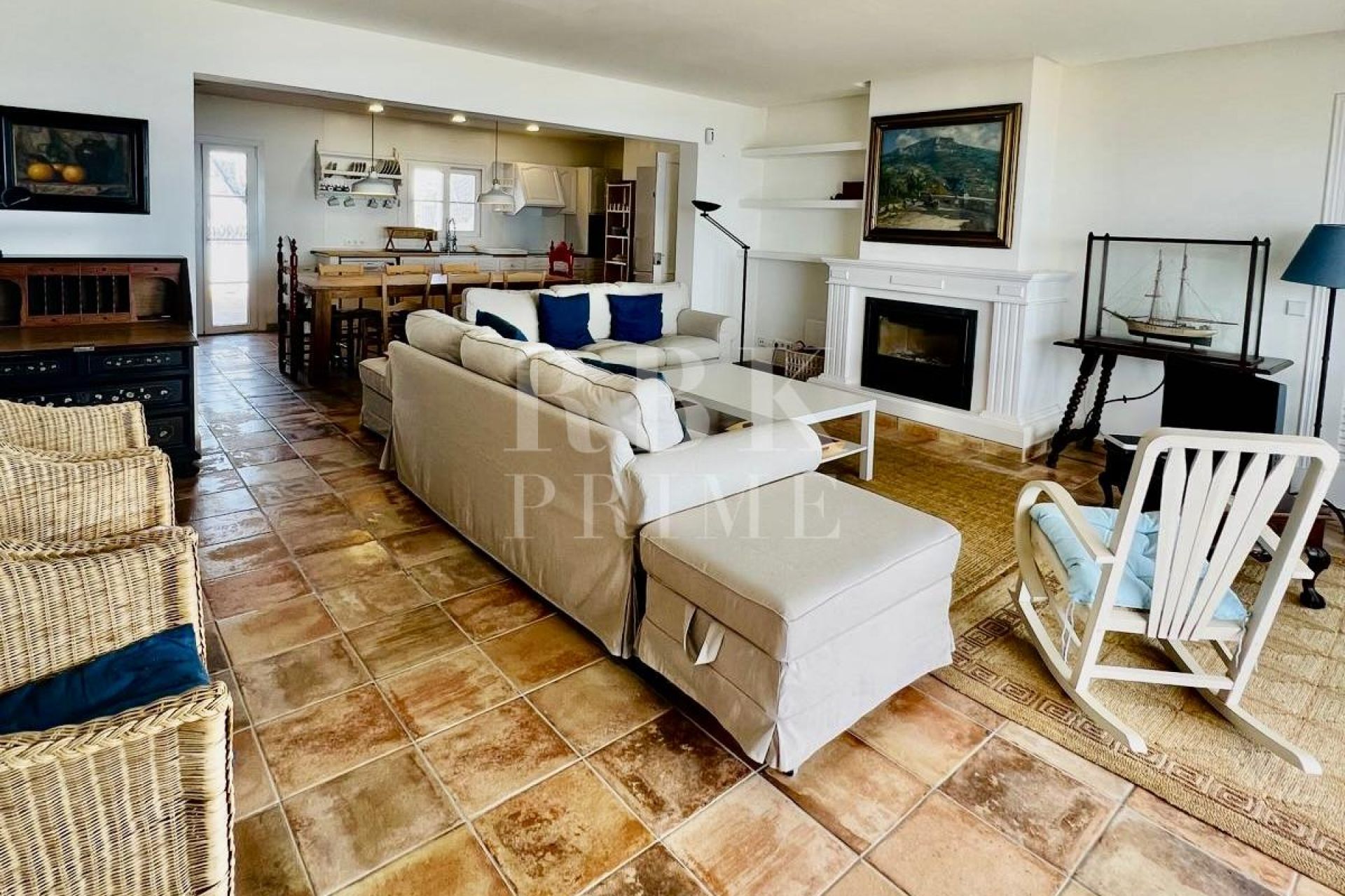 Available - Penthouse - Campos