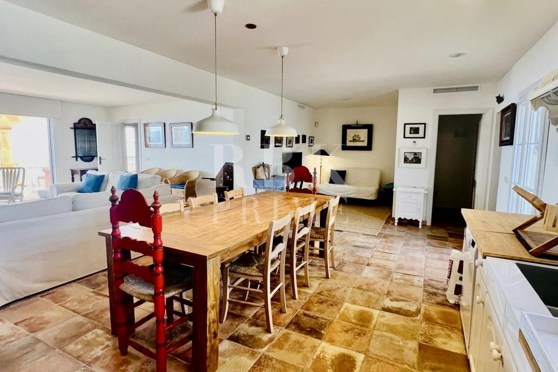Available - Penthouse - Campos