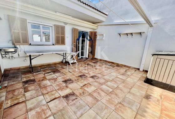Available - Penthouse - Campos