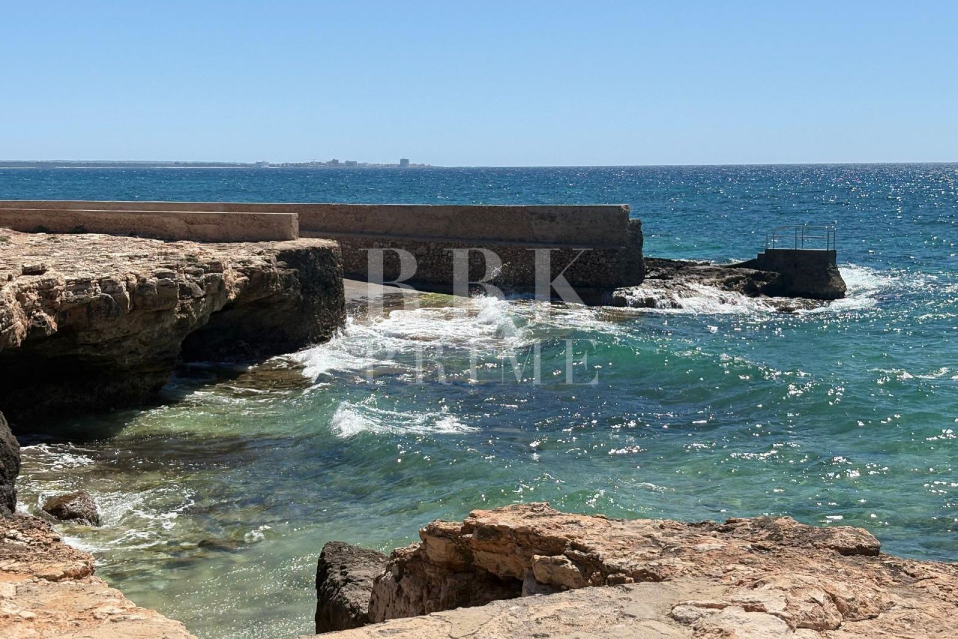 Available - Penthouse - Campos