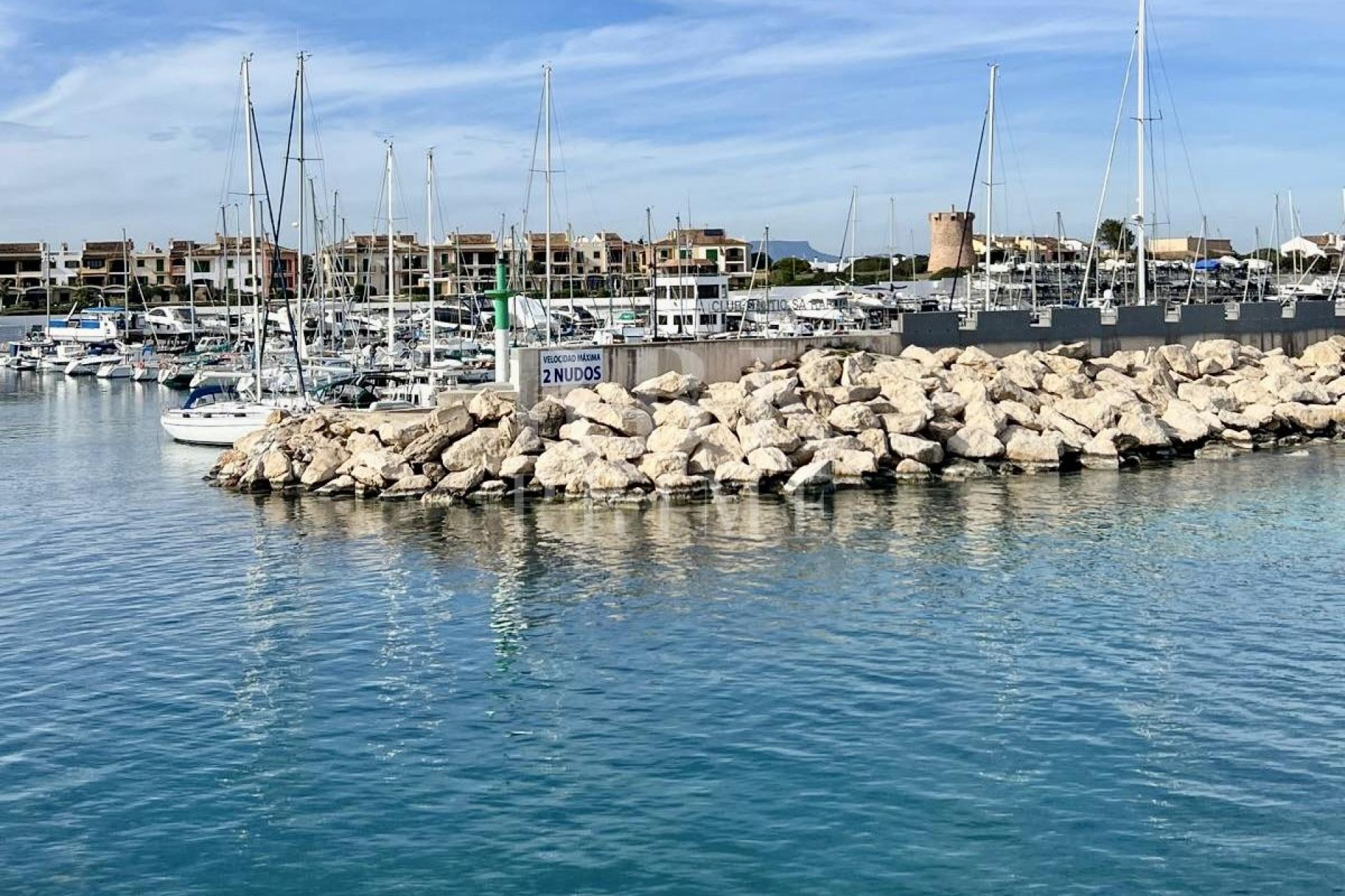 Available - Penthouse - Campos