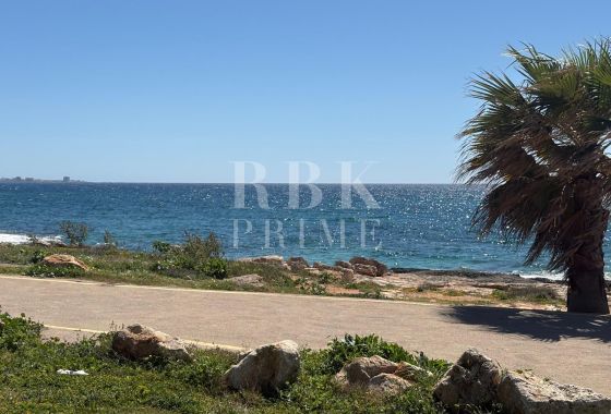 Available - Penthouse - Campos