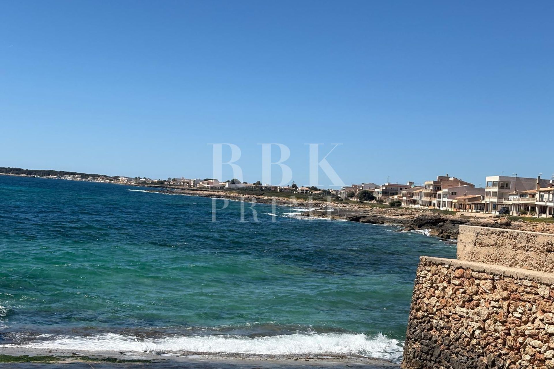 Available - Penthouse - Campos