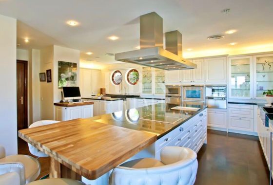 Villa · Available - Calvià