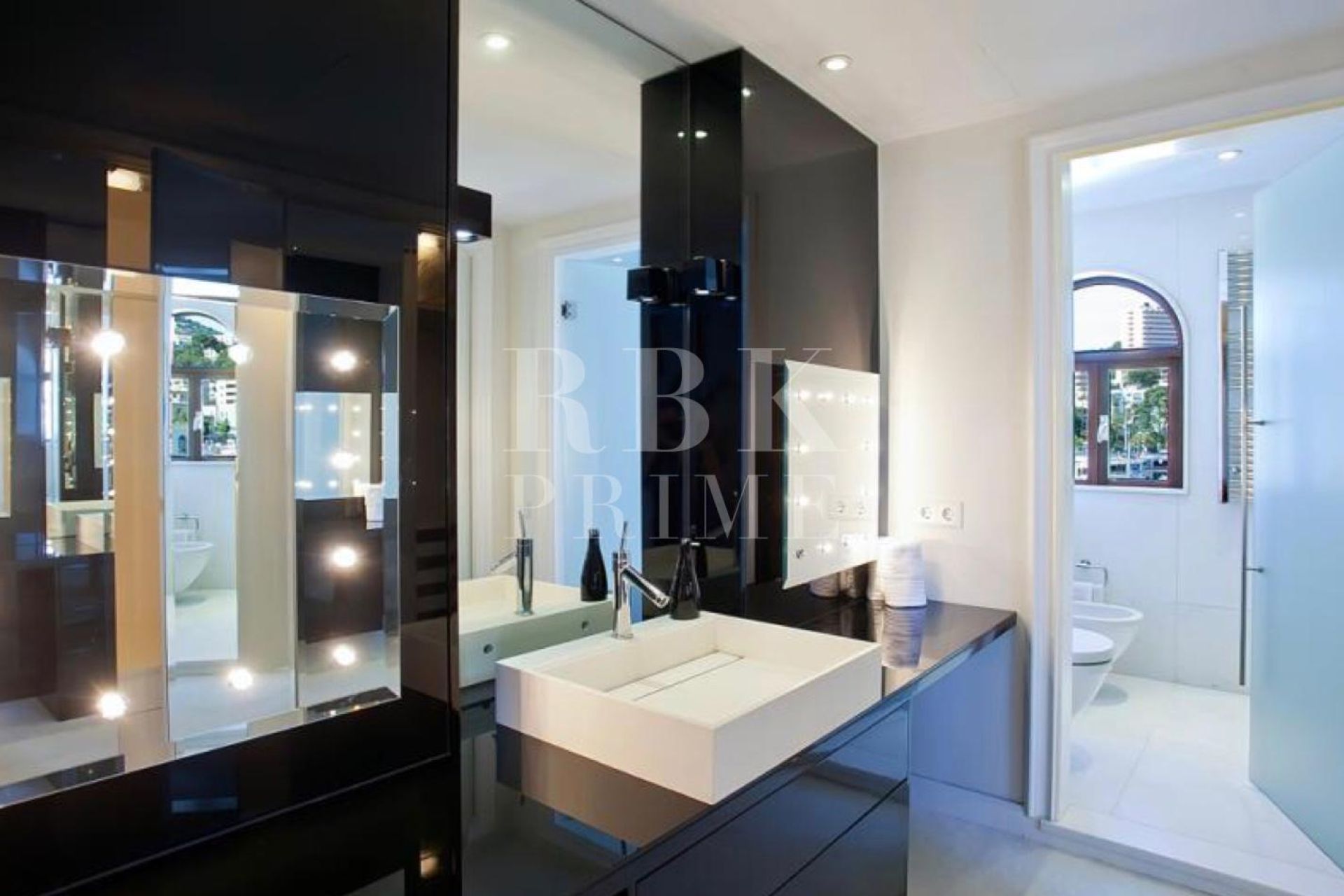 Available - Villa - Calvià