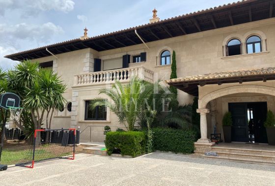 Villa · Available - Calvià