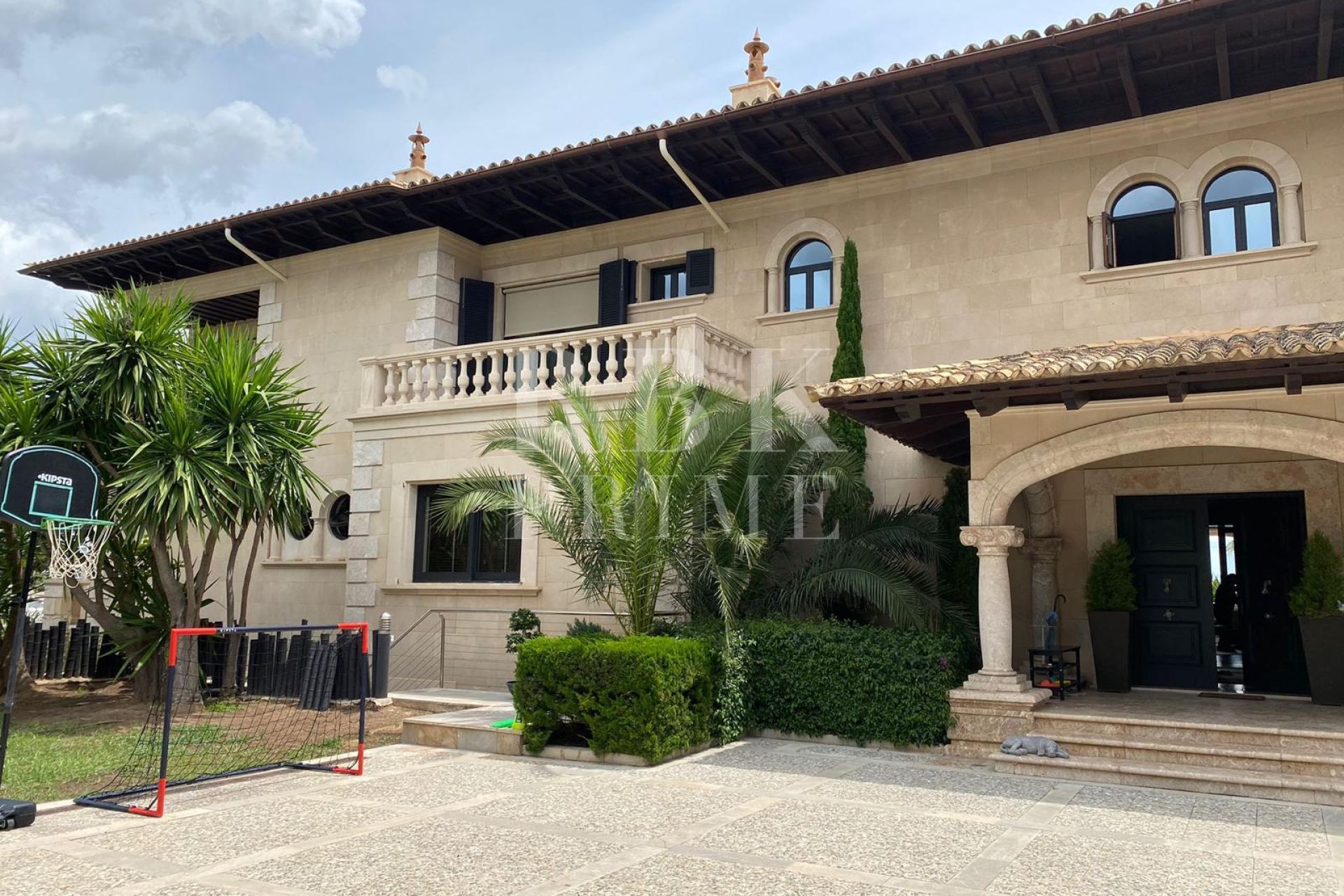 Available - Villa - Calvià