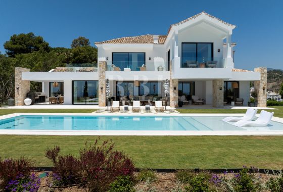 Villa · Available - Málaga