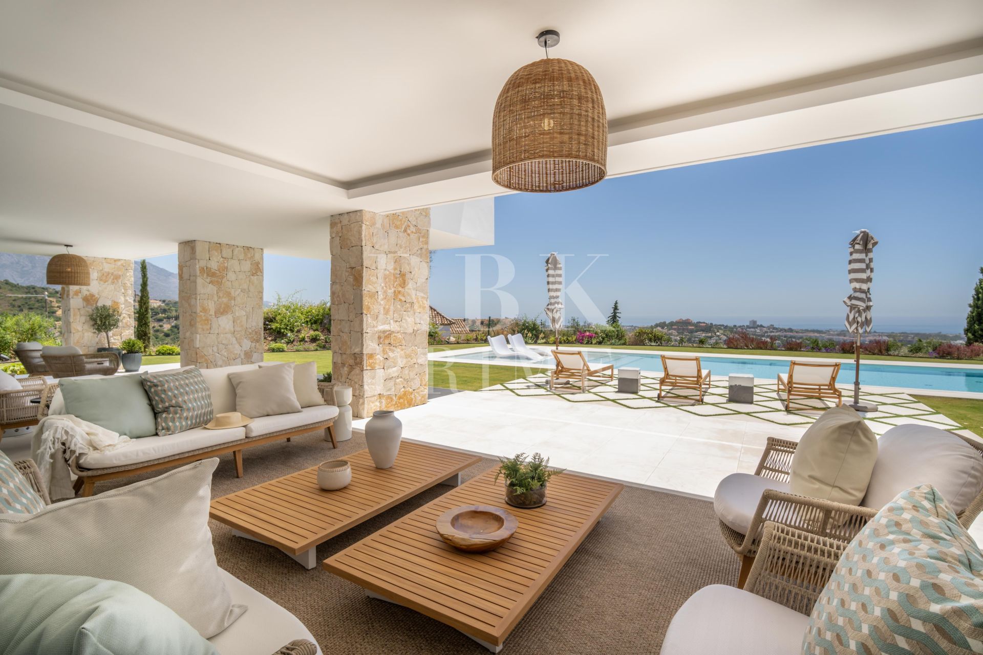 Available - Villa - Málaga - Costa del Sol