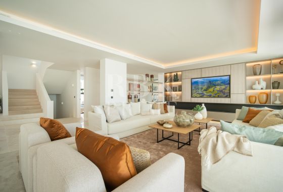 Villa · Available - Málaga