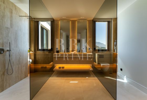 Villa · Available - Málaga