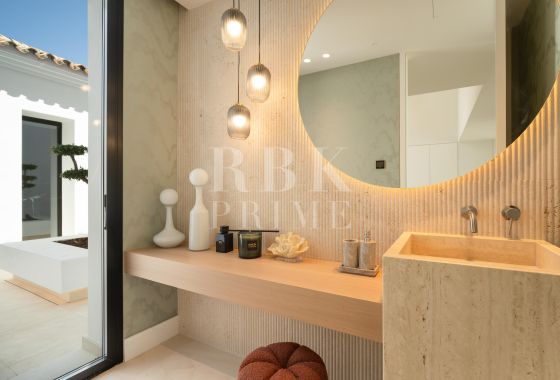 Villa · Available - Málaga