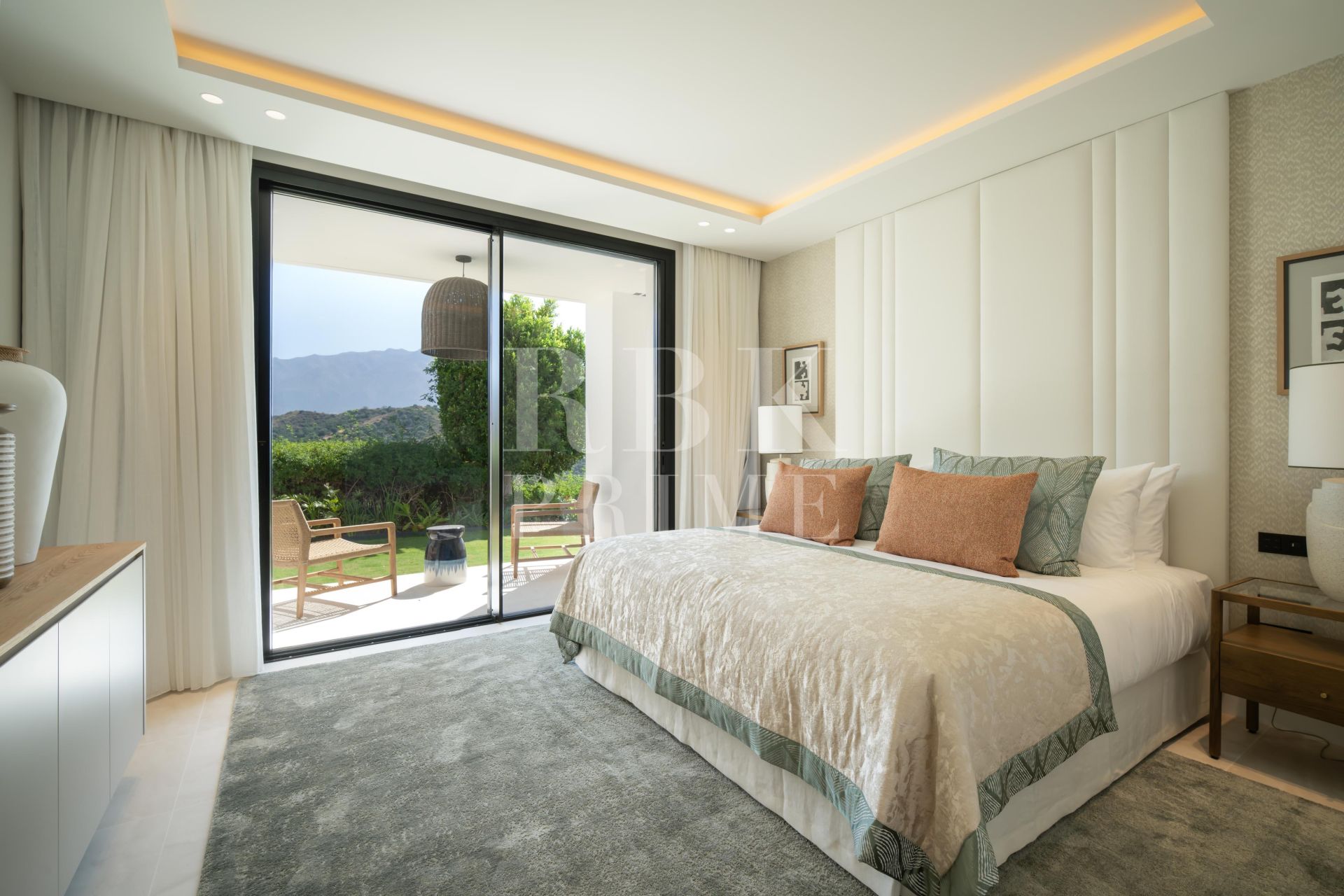 Available - Villa - Málaga - Costa del Sol
