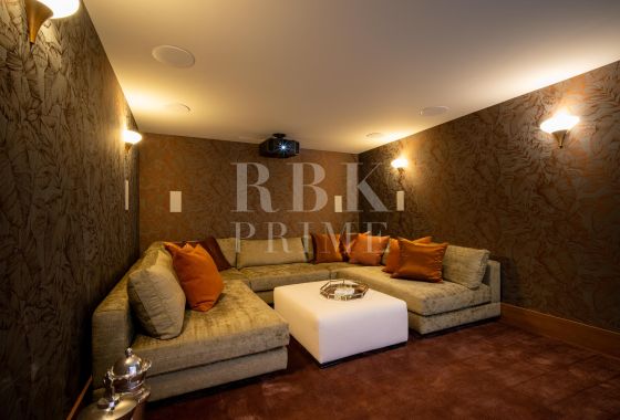 Villa · Available - Málaga