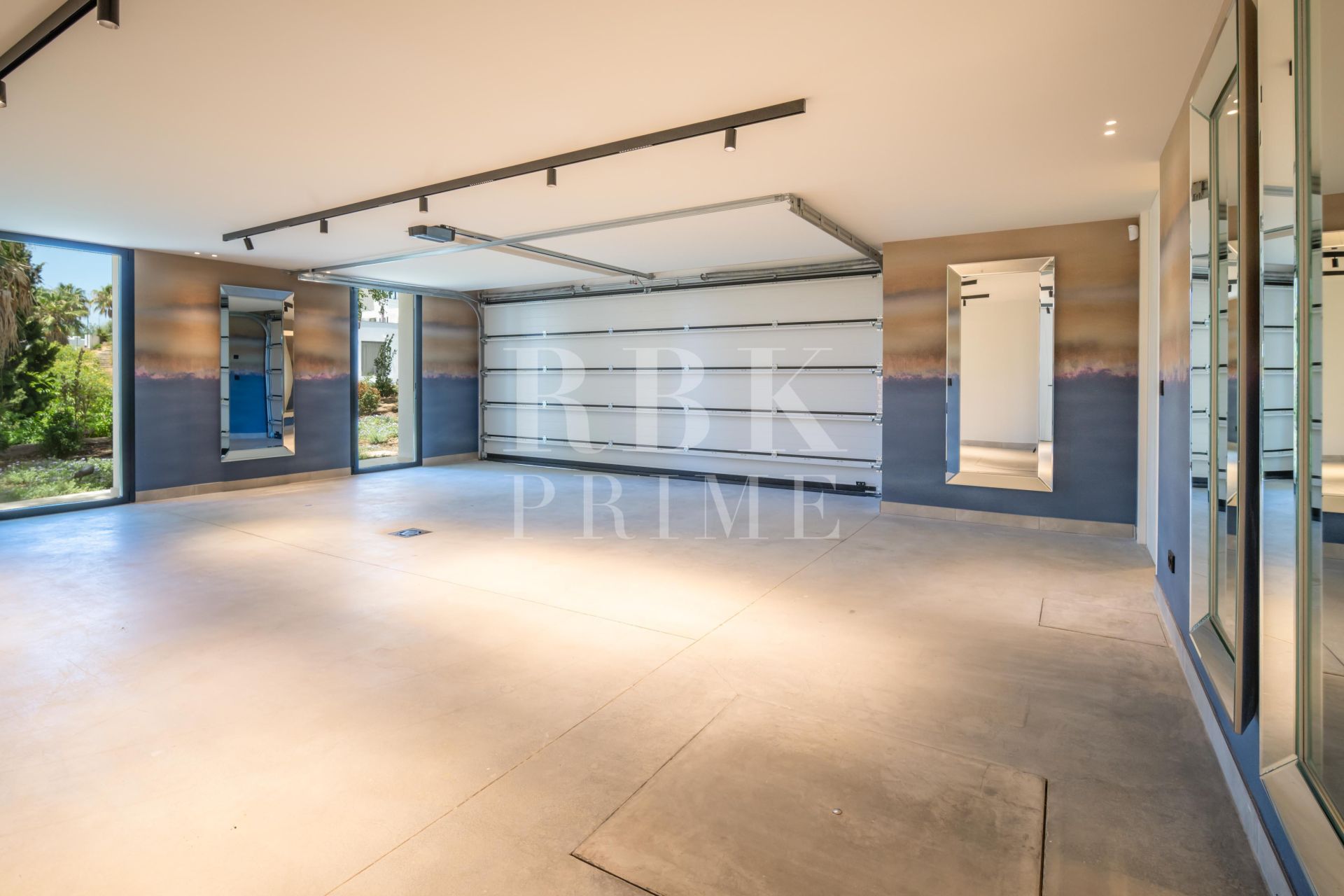 Available - Villa - Málaga - Costa del Sol