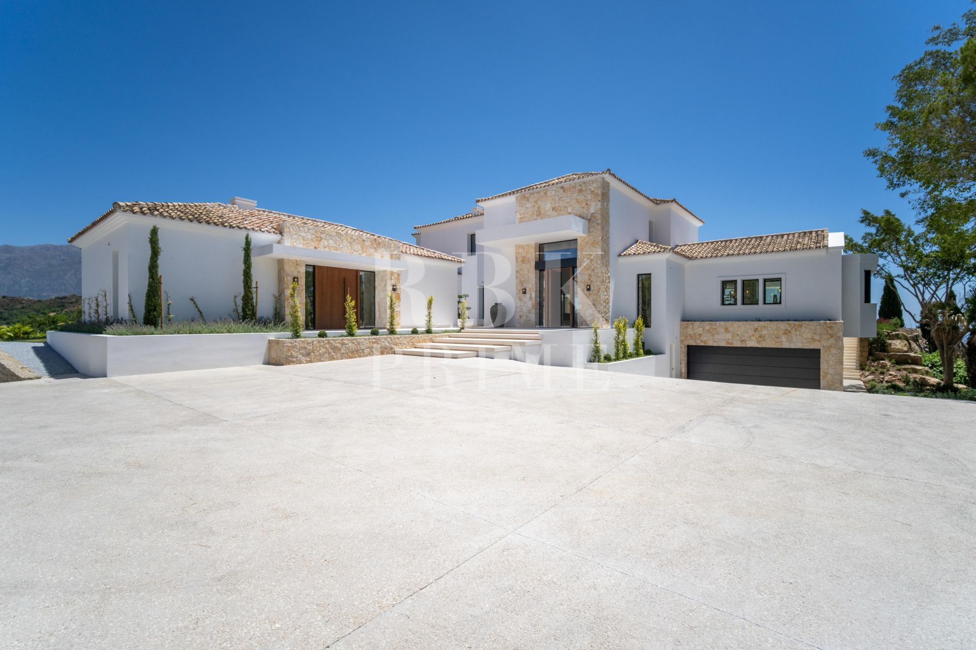 Available - Villa - Málaga - Costa del Sol