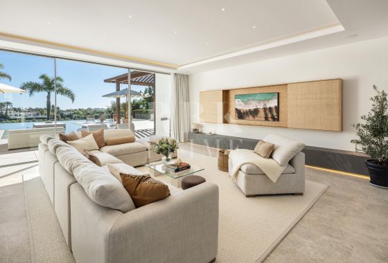 Villa · Available - Málaga