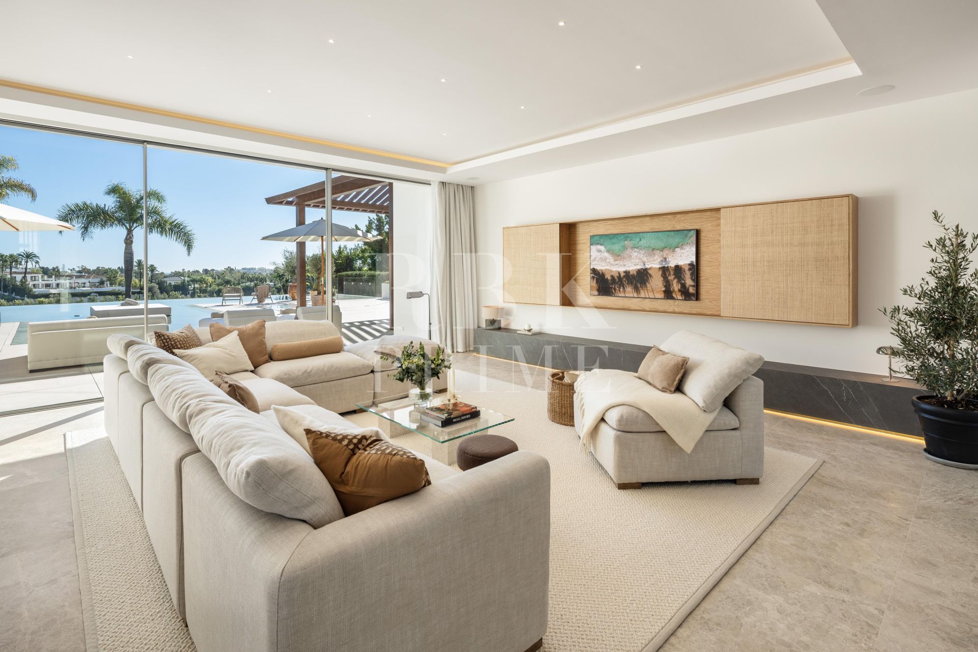 Available - Villa - Málaga - Costa del Sol