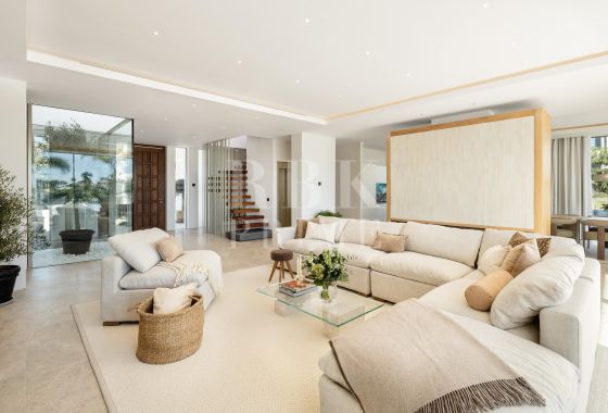 Villa · Available - Málaga