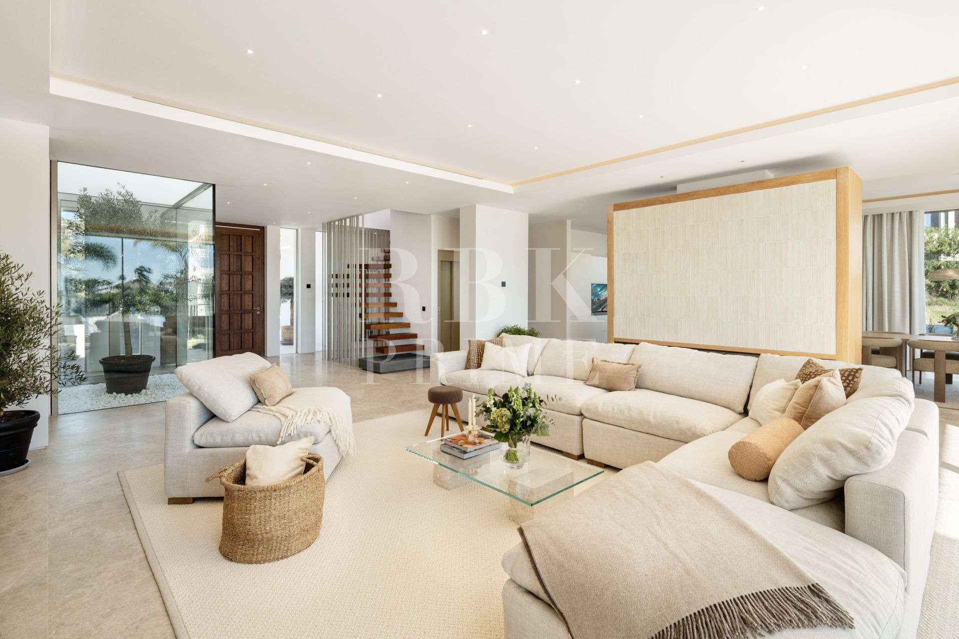 Available - Villa - Málaga - Costa del Sol