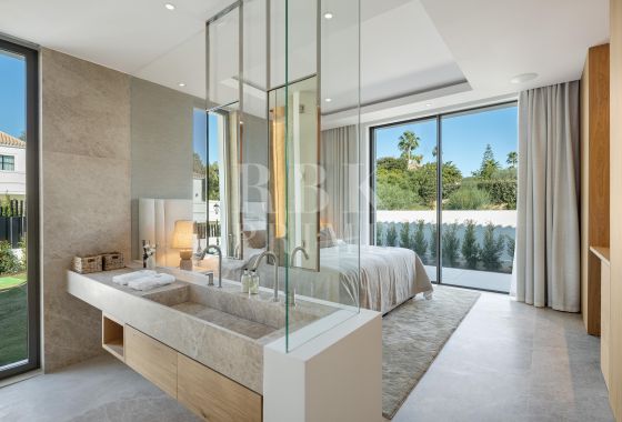 Villa · Available - Málaga