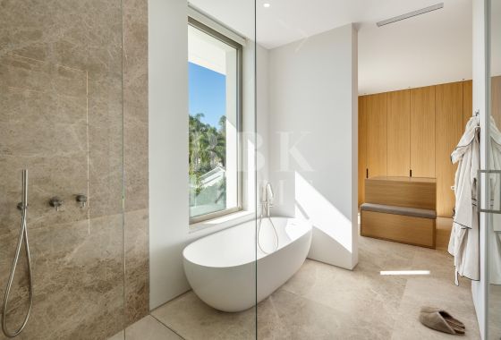 Villa · Available - Málaga