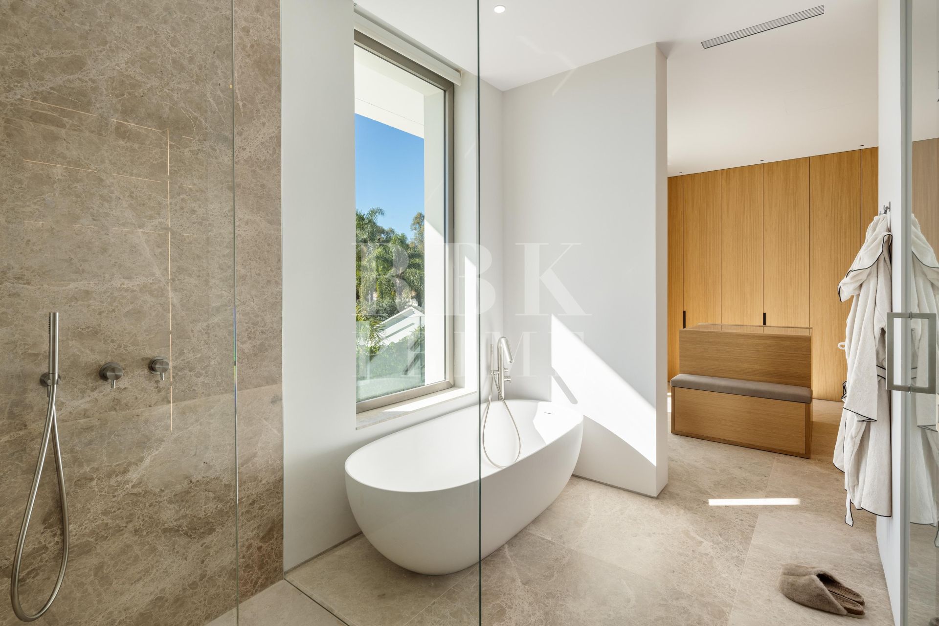 Available - Villa - Málaga - Costa del Sol