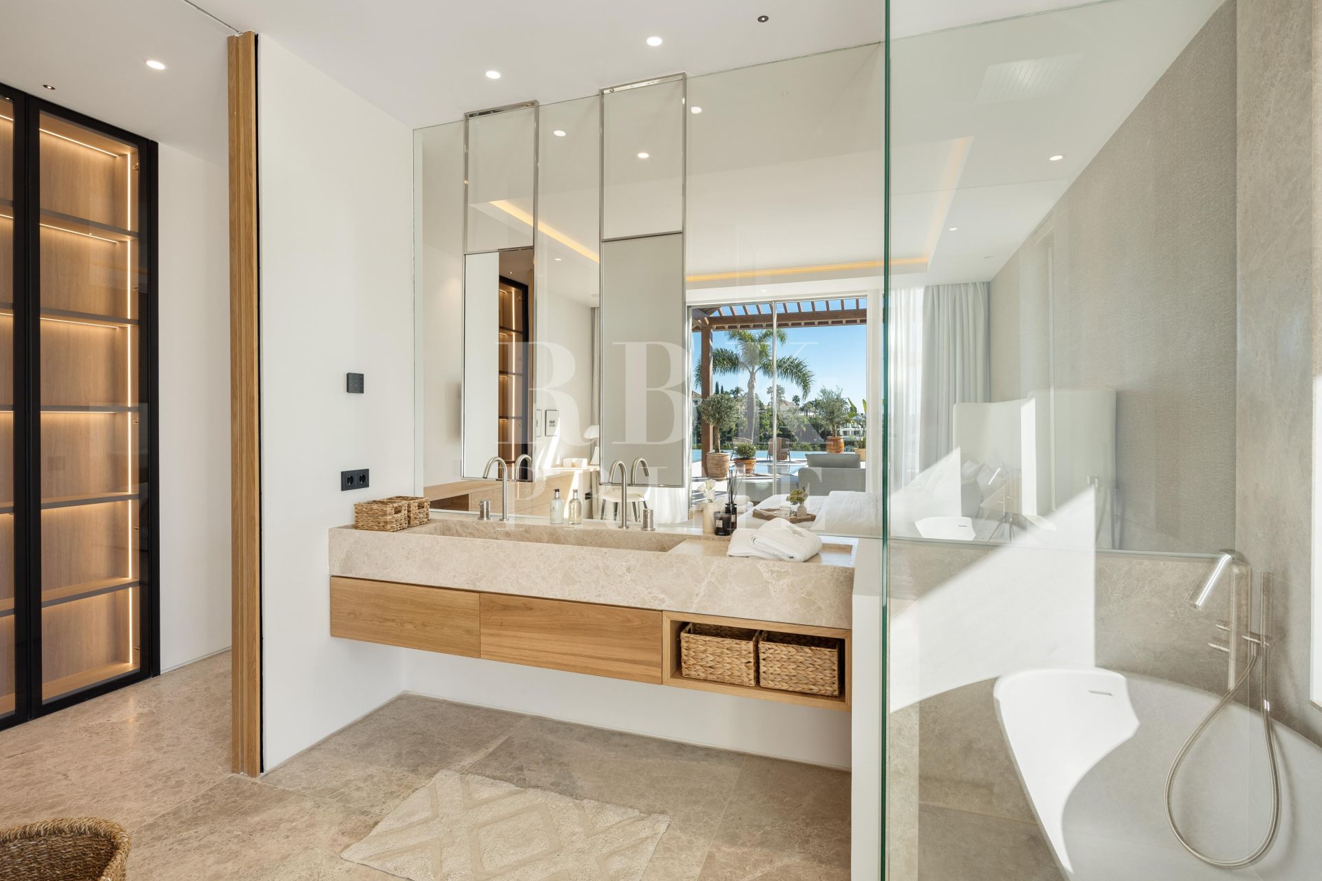 Available - Villa - Málaga - Costa del Sol