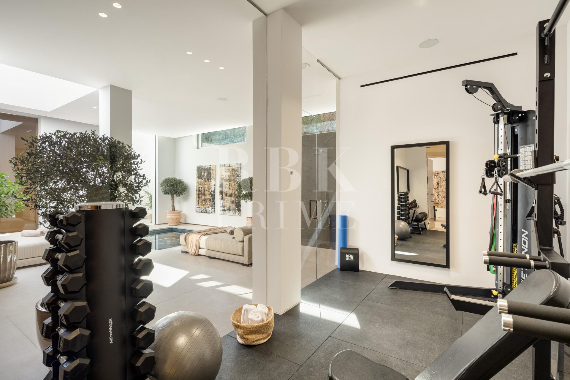 Available - Villa - Málaga - Costa del Sol