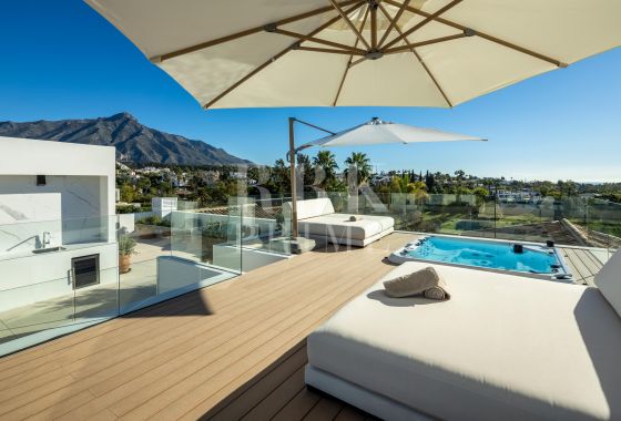 Villa · Available - Málaga