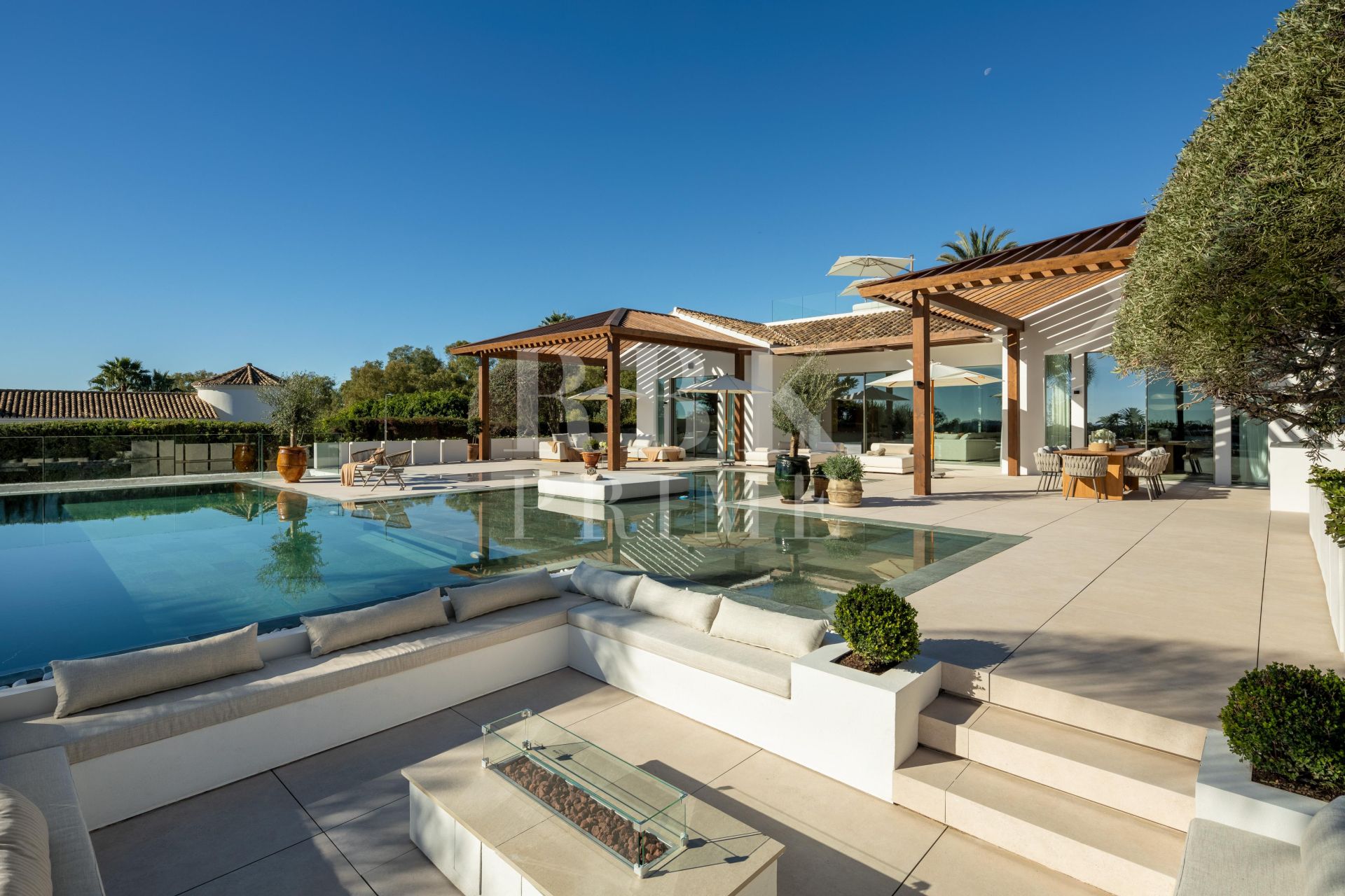 Available - Villa - Málaga - Costa del Sol