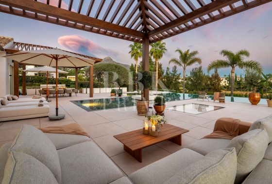 Villa · Available - Málaga