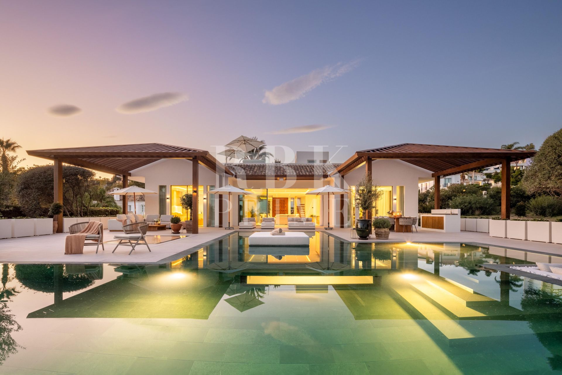 Available - Villa - Málaga - Costa del Sol