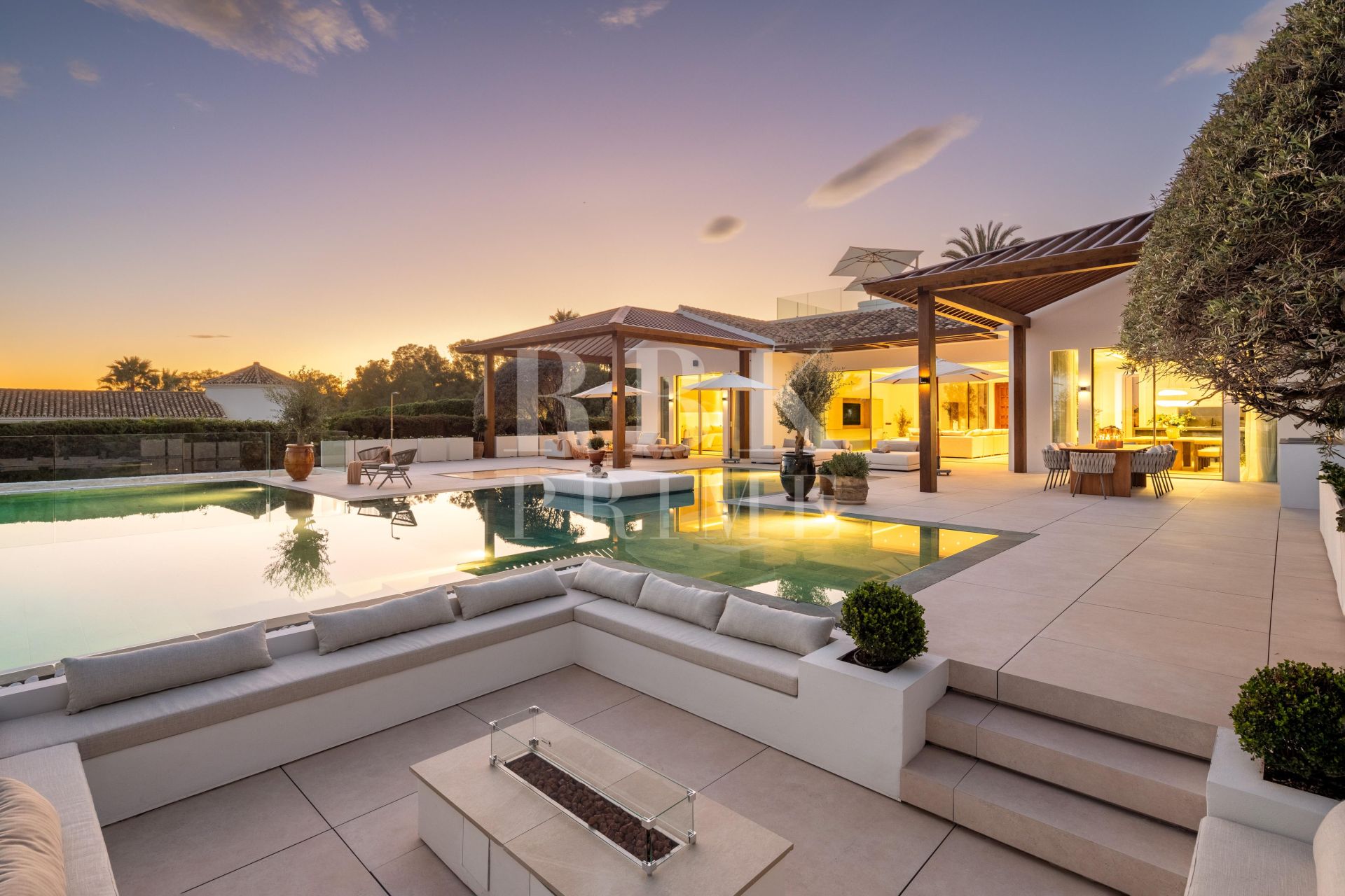 Available - Villa - Málaga - Costa del Sol