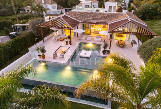 Villa · Available - Málaga