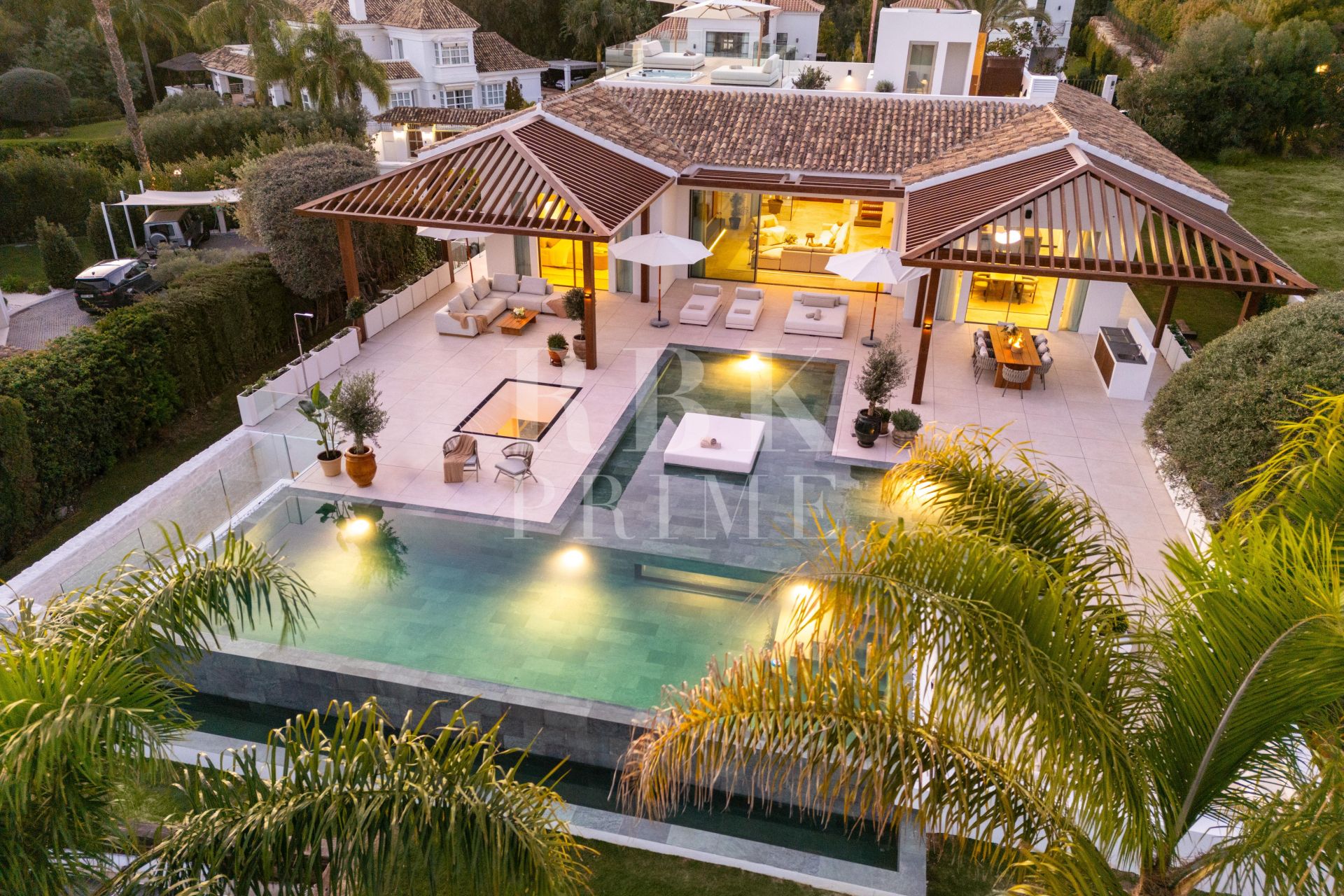 Available - Villa - Málaga - Costa del Sol