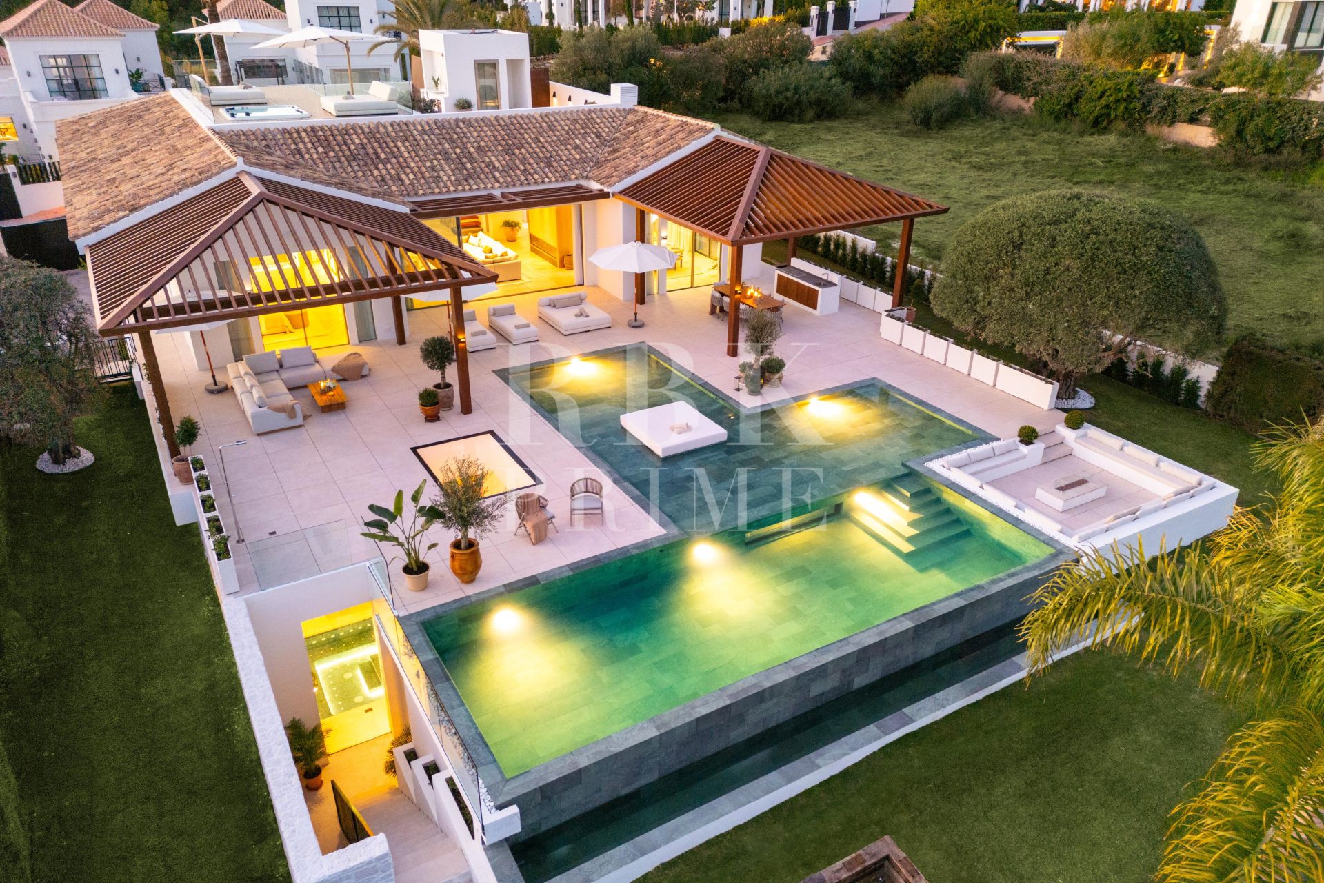 Available - Villa - Málaga - Costa del Sol