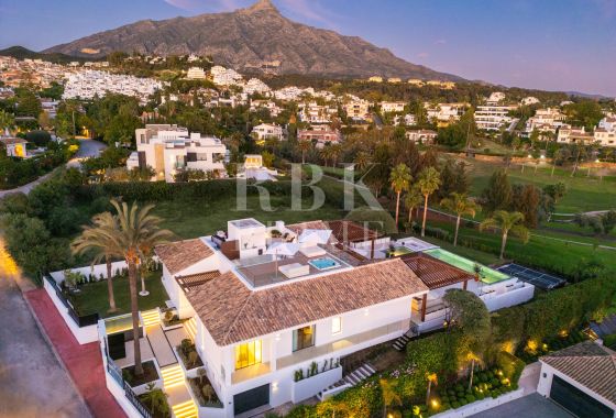 Villa · Available - Málaga