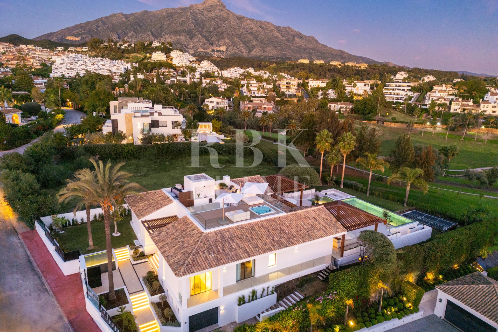 Available - Villa - Málaga - Costa del Sol