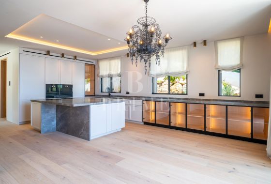 Villa · Available - Calvià