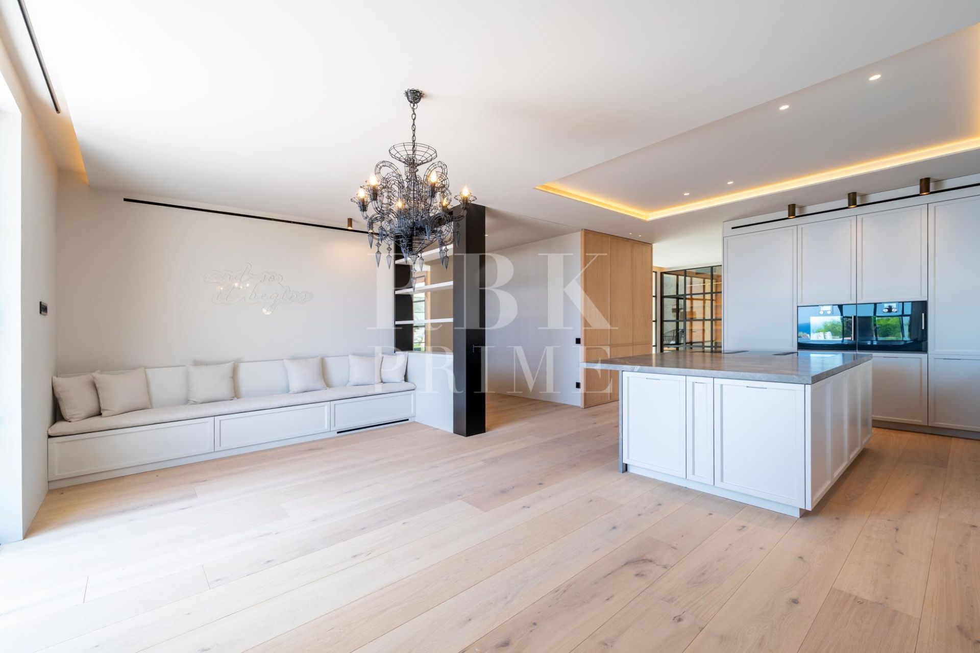 Available - Villa - Calvià